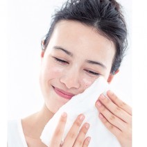 夏こそ“ながら洗顔”は禁物！ Tゾーン＆Uゾーンの正しい洗顔方法とは？