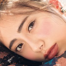リアルな血色感が演出できるボルドーチークが超使える！ おすすめチーク3選