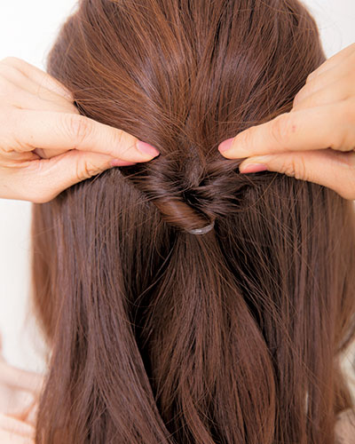 ハーフくるりんぱでエレガンスな簡単ヘアアレンジ