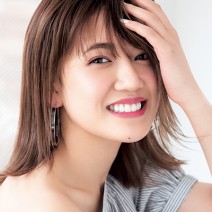 E-girls・藤井夏恋さんが最旬ピンクメイクでキュートに変身♪