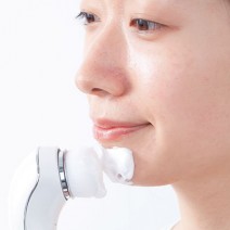 鼻・あご・背中の黒い角栓のケア│気になる黒ずみをオフするスキンケア方法・おすすめアイテムも