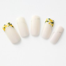 【365日ネイル】穏やかな気持ちになるネイルで1週間をスタート！まろやかな乳白色ネイル