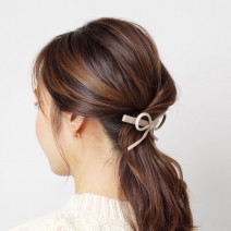 セミロングさん向けヘアアレンジ集！アップからハーフアップ、ダウンアレンジまで簡単How to
