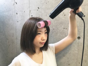【シースルーバングの作り方】ホットカーラー×ドライヤーで前髪をクセづきやすく!