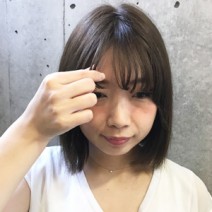 丸顔＆地味顔はシースルーバングでカバー！1分でできる前髪スタイリングテク【髪コンプレックス解消vol.29】