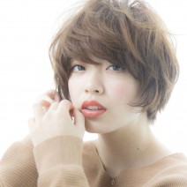 時短で小顔効果も抜群！ ヘア悩みが多い人こそ“女っぽショート”