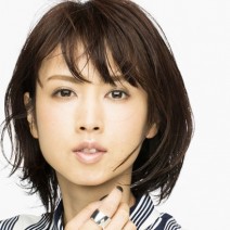 大人の前髪デビュー！どんな顔でも似合う“隙間バング”