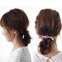 ねじってゴムで留めるだけ！ロングの簡単まとめ髪アレンジで雨の日もスッキリ【髪コンプレックス解消vol.27】