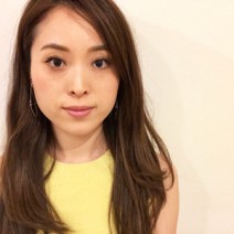 実年齢より－10歳!?キレイめ大人女子がメイクを落とすと、キュートな幼顔に！【すっぴん女子#74】