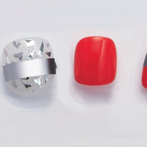 赤フットネイル｜サンダルから見える赤ペディキュアがセクシー！男性受けも…おすすめ赤いセルフフットネイルデザインまとめ