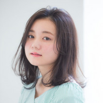 “長め前髪×ヌケ感ミディ”で、童顔を味方にした色っぽさを手に入れて！