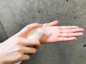 小顔効果抜群！トップにふんわり感を出したタイトな外ハネボブ