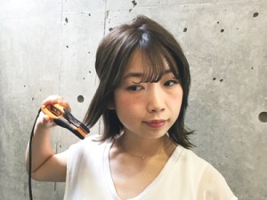 小顔効果抜群！トップにふんわり感を出したタイトな外ハネボブ
