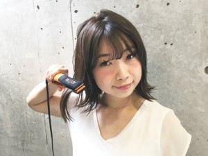 小顔効果抜群！トップにふんわり感を出したタイトな外ハネボブ
