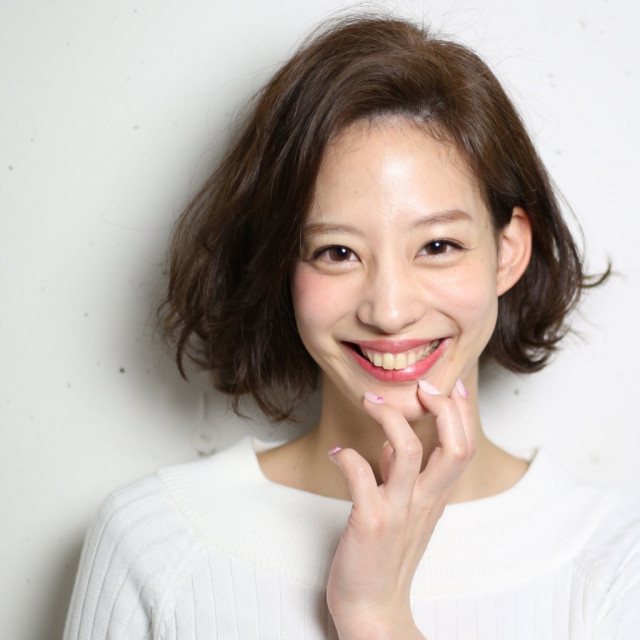 面長を隠すヘアスタイル 前髪あり なし別 切り方 ボブやパーマ アレンジなど 美的 Com