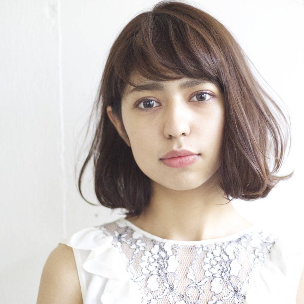 長めのボブだけど重たく見えない！今どき上品ヘアは“重軽Aライン”