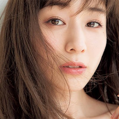 田中みな実｜独占インタビュー！素敵な笑顔でいられる理由は「無理しないから」