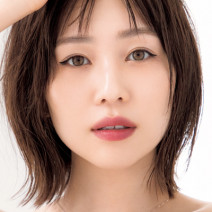 目尻7mmのキャットラインで色っぽ上品な目元を演出！