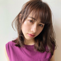 お帰りレイヤー！ 顔周り軽め×裾重ための“NEOウルフ”セミディが今旬カッコいい