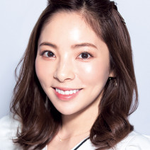 簡単ヘアアレンジ｜小顔効果も！ 顔周りリバース巻きで華やかさアップ！