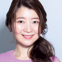 フェースラインカバーで小顔効果も！ 「顔周りS字カーブ」の簡単ヘアアレンジ