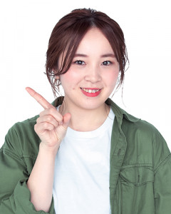 【2】後れ毛の巻きがヘタってきら耳にかけてしばらく放置！