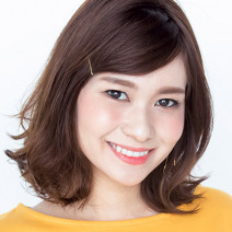 「汗で前髪がおでこに貼りつく…」外出先でパパッとできる前髪レスキューテク