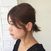短めボブの簡単アレンジ！ボブをこなれ感ある“ひとつ結び”にする方法【髪コンプレックス解消vol.36】