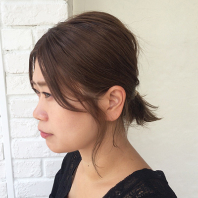 短めボブの簡単アレンジ！ボブをこなれ感ある“ひとつ結び”にする方法【髪コンプレックス解消vol.36】