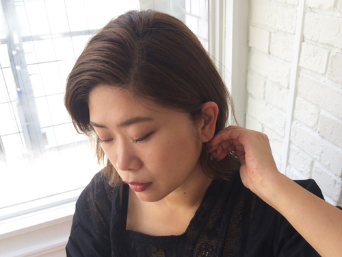 分け目を変えるヘアアレンジ