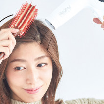 休日の外出にぴったり！ おしゃれに見える印象チェンジのかきあげ風前髪