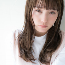 頑張らないストレートの“たゆっとロング”がアンニュイおしゃれ！
