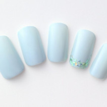 青(ブルー)ネイル16選｜黄・緑・ピンクなどのおしゃれな組み合わせネイルまとめ