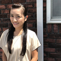 伸ばしかけ前髪のアレンジは“ポンパドール”で乗り切る！大人でも痛く見えない方法【髪コンプレックス解消 vol.40】