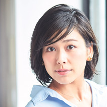 前髪を切らずに簡単イメチェン♪ 凛とした女性らしさを演出できるヘビーサイドパート