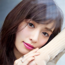 THREE、ヴィセ、メイベリン…2018秋冬トレンドはパープルリップ！