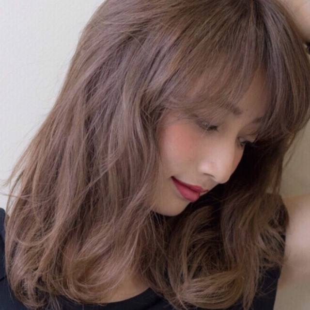 セミロングヘアスタイル ストレート レイヤー 黒髪 パーマなど人気スタイルと結び方 美的 Com