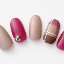 秋ネイルデザインのおすすめ23選！最新トレンドデザインからデイリーに使えるシンプルデザインまで！