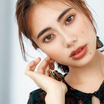 ディオール、ランコム、YSL…“和渋カラー”で秋のお洒落顔に！｜中山友恵的トレンド