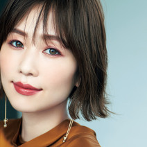 「SUQQU」の赤みシャドウでインスタ映え！週末のパーティに女っぽモードな華やかアイ