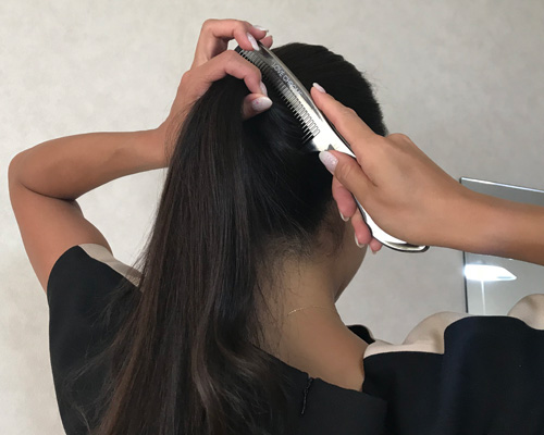 ヘアアクセとしっとり感がカギ！時短でこなれアレンジ