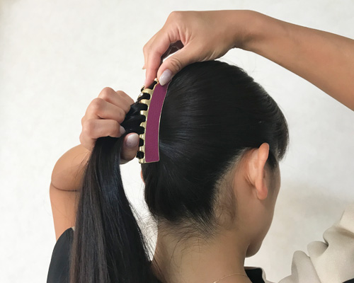 ヘアアクセとしっとり感がカギ！時短でこなれアレンジ