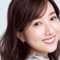 シュウ ウエムラ、イプサ、クラランス…ピンクファンデでくすみのない肌に！