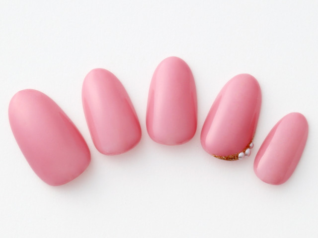パールアートが上品！女っぷりが上がるローズピンクネイル