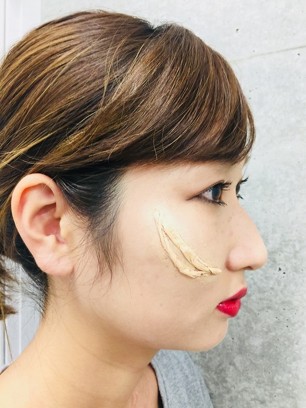 傷メイクの簡単にできるやり方！ティッシュやペン、ボンドでも！？ハロウィンの傷メイク