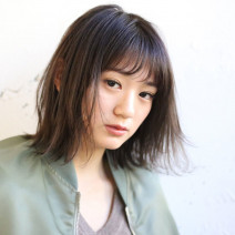 ヘアカラー×髪型の人気トレンド｜アッシュカラーや暗めカラーの髪型、おしゃれ度アップのカラーテクニックなど