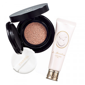 姿勢の悪さが目の下のたるみの原因に！？