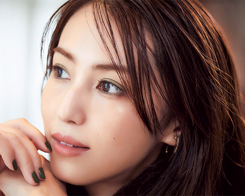 SUQQU、アルマーニ、マキアージュ…グリーンアイシャドウで大人っぽモダンメイク