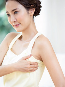 おっぱいが崩れてきた…美乳を取りもどす簡単ケア