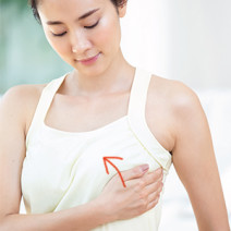 貧乳でもおっぱいは垂れる！？ プロに教わる垂れ対策と美乳のつくり方